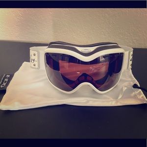 Oakley Pearl White Snow Goggles